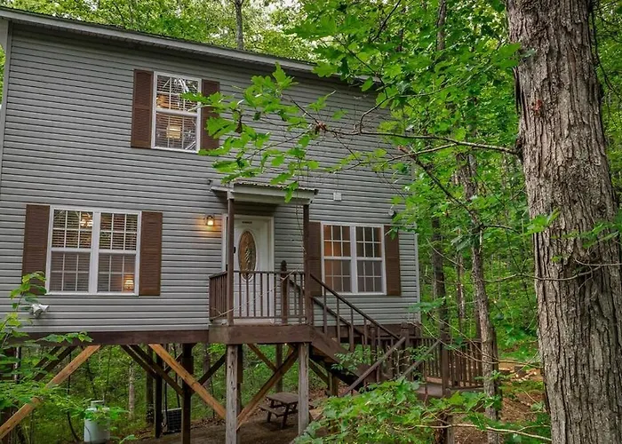 Serenity Escape Treehouse On 14 Acres Near Little River Canyon
