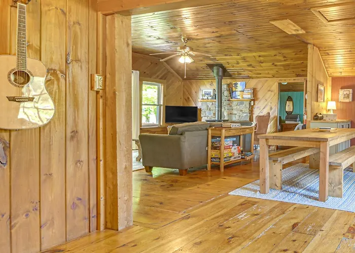 Rustic Cabin Retreat On Rangeley Lake!