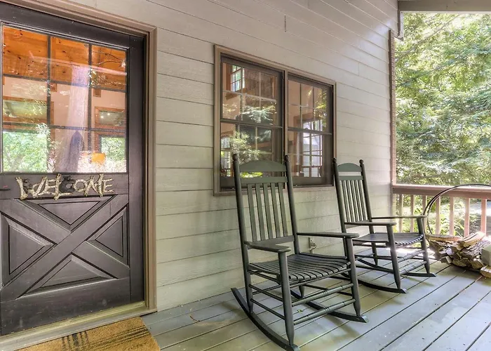 Hidden Haven - Steamy Hot Tub Wifi Pet-Friendly