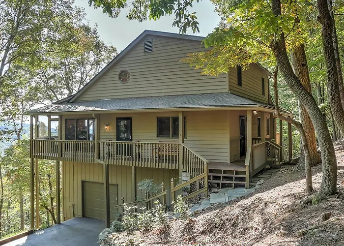Wine Down Cottage - Mountain Views Sip Wine Fireside Watch Netflix Play Golf