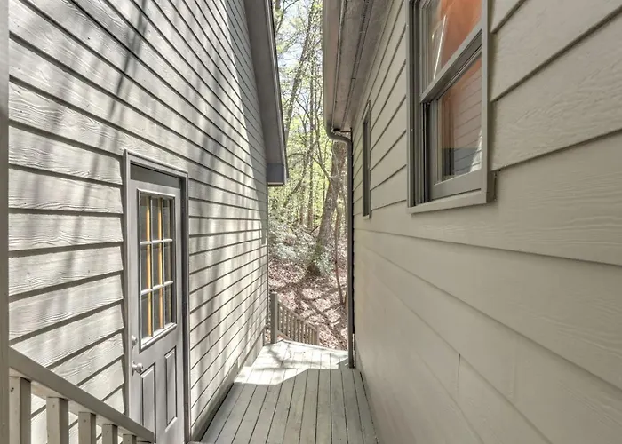 Escape Hatch - Enjoy Mountain Views