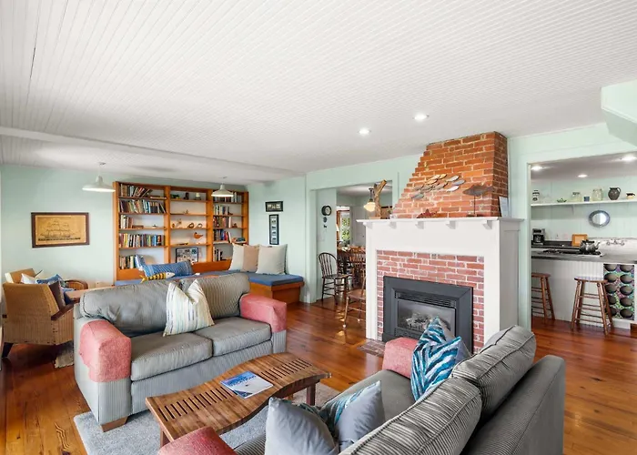 Stunning Water Views Sleeps 14
