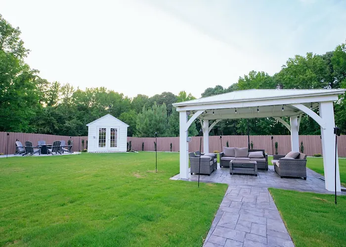 Retreat Estate In Apex Nc