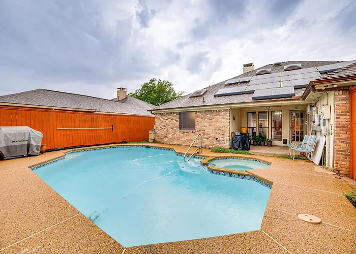 Pet-Friendly Home W/ Pool - 8 Mi To Central Plano!