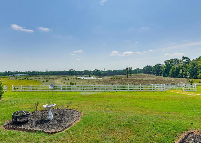 78-Acre Retreat Near Campbell U: Fish, Play, Relax