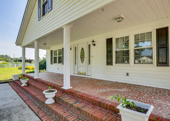 78-Acre Retreat Near Campbell U: Fish, Play, Relax