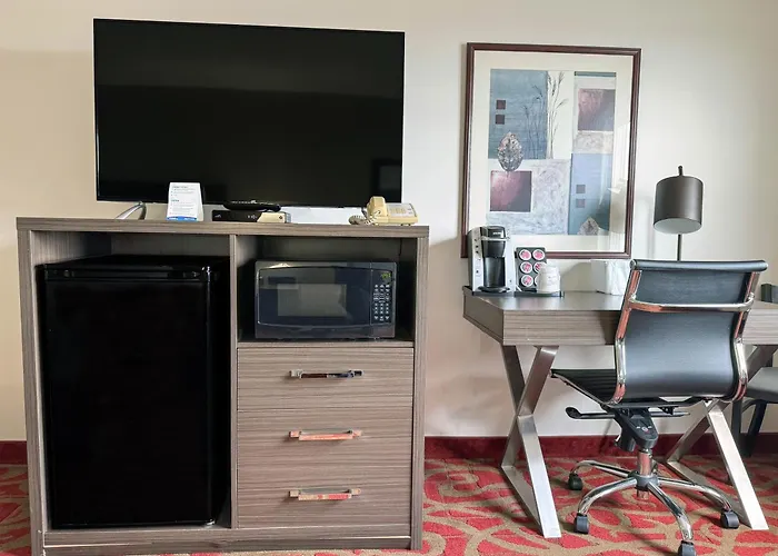 Ramada By Wyndham Sherwood Park