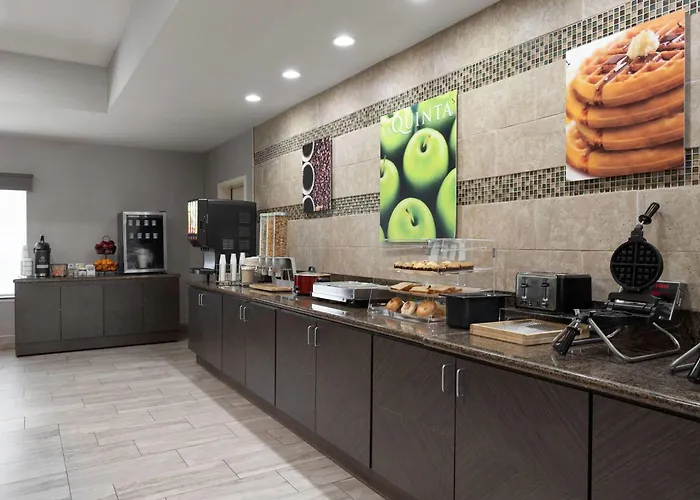 La Quinta By Wyndham Columbus - Edinburgh