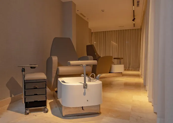 Idou Malabata Beach And Spa