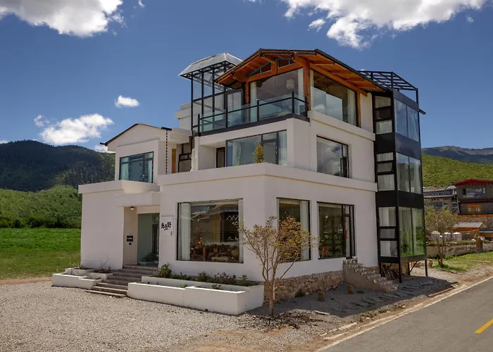 Miyinxianye Snow Mountain Makino Migratory Bird Viewing B&B Napa Sea Scenic Area Branch