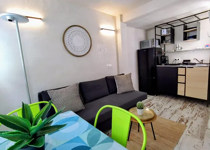 CASITA NAIF ESTANCIAS EN TORRE DEL MAR a 30 METROS DE LA PLAYA