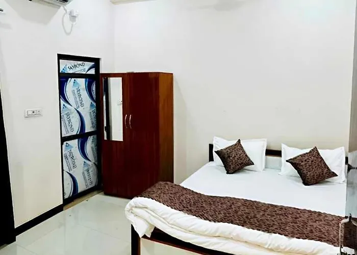 Hotel O Maa Pitambara Palace