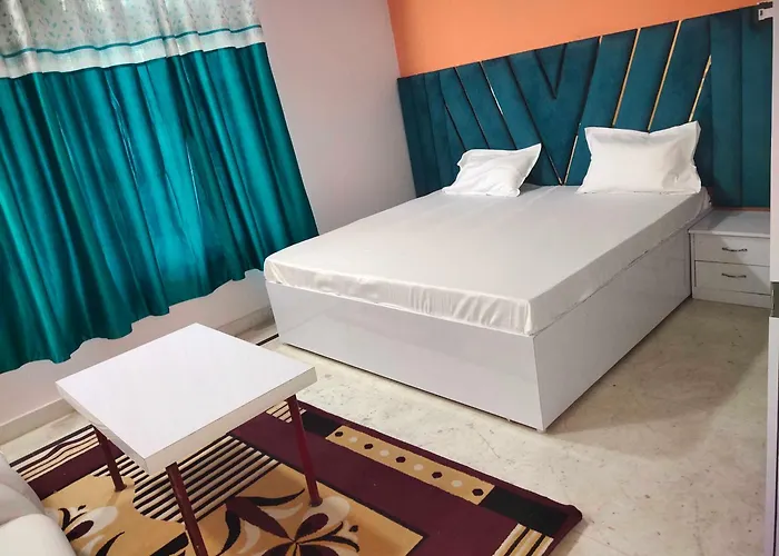 Hotel O Maa Pitambara Palace