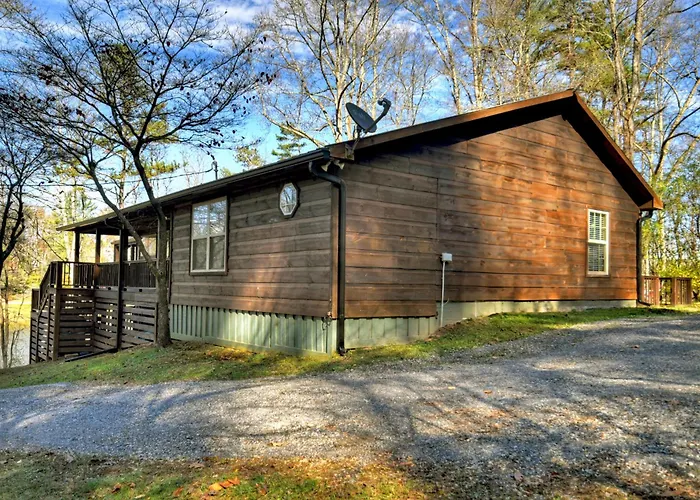 Moon Tower Cabin - Beautiful Water Views Firepit More