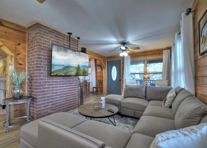 Moon Tower Cabin - Beautiful Water Views Firepit More