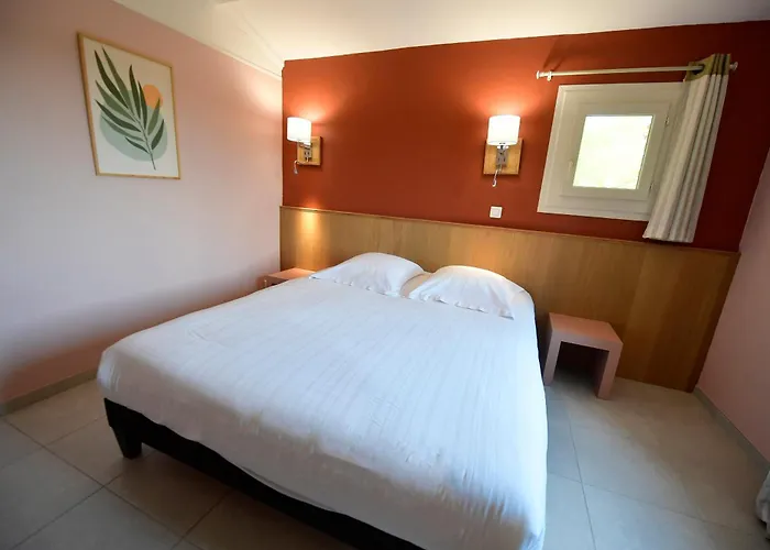 Le Mas Des Aigras - Hotel & Restaurant De Charme En Provence