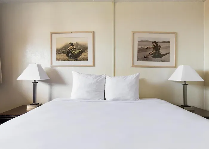 Maui Seaside Hotel
