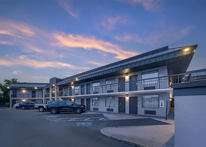 Best Western Center Inn