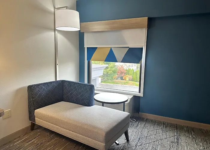 Holiday Inn Express Hotel & Suites West Chester By Ihg