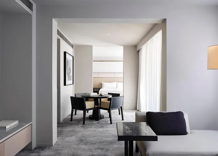 Hotel Realm
