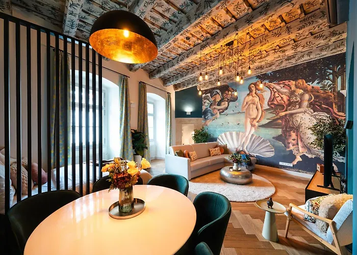 Old Royal Post Boutique Hotel & Premium Suites