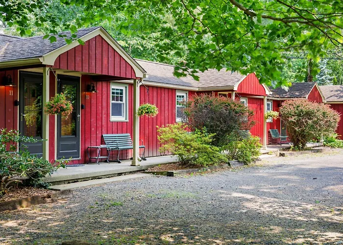 Phoenicia Lodge