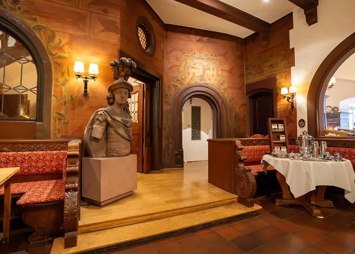 Hotel Zum Ritter St Georg - Oldest Residential Building In Heidelberg Since 1592