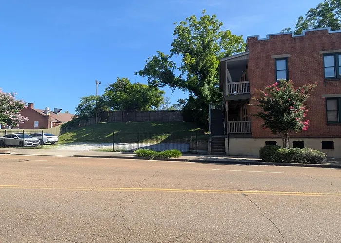 Historic Upscale Loft In Downtown Vicksburg!