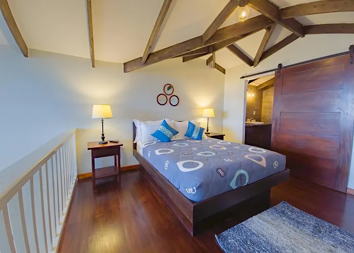 Louis' Apartments