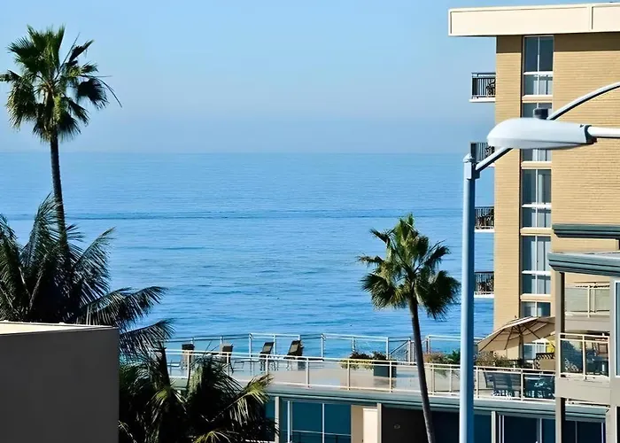 Laguna Brisas - A Beach Hotel