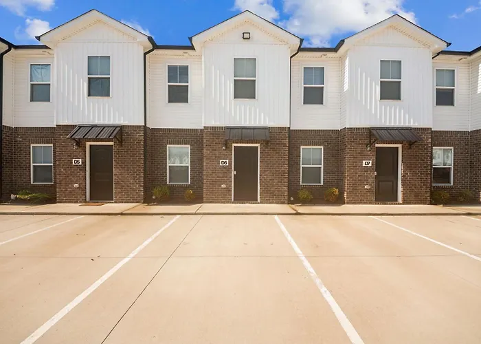 Arte Luxury Townhomes D6 I Comfy 2 Bed 25 Bath