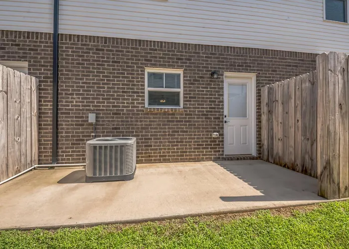 Arte Luxury Townhomes D7 Comfy 2 Bed 25 Bath