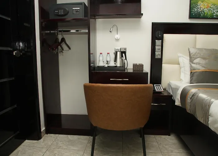 Hotel Exotic Plaza