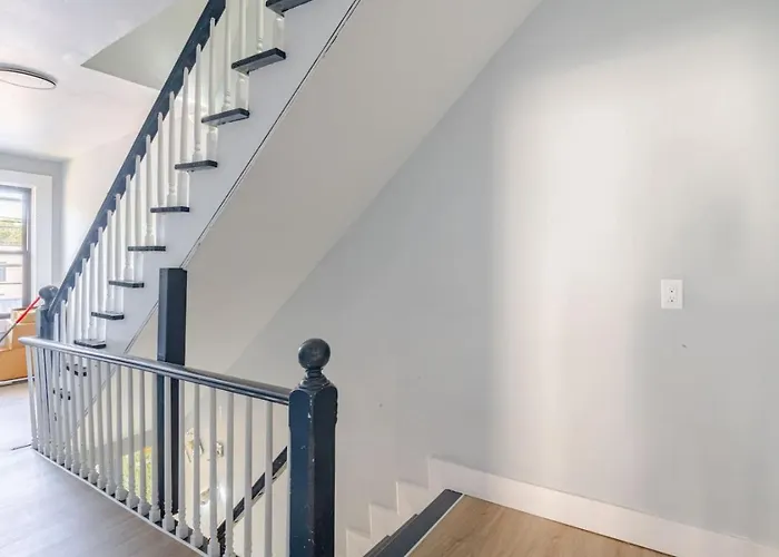 3 Bedrm Apt At Black Rock Suites