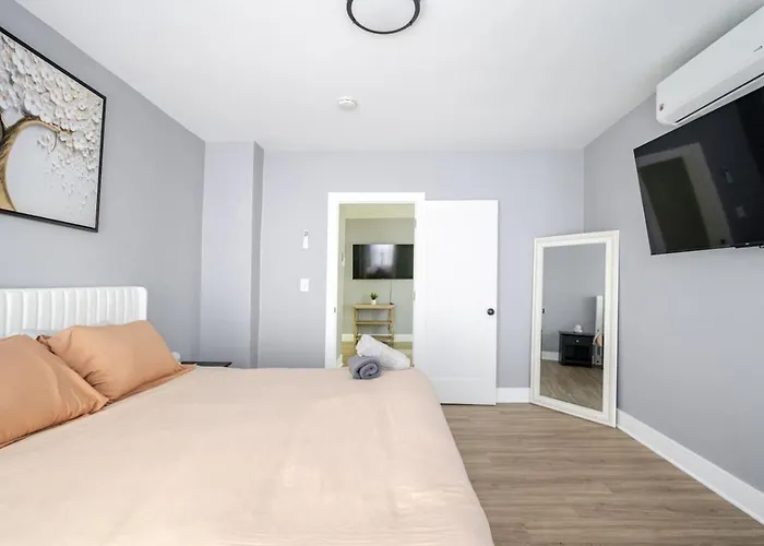 3 Bedrm Apt At Black Rock Suites