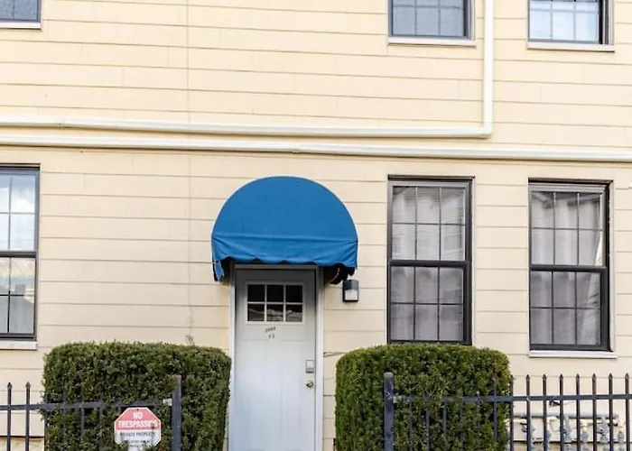 Modern 2 Bedroom In Black Rock