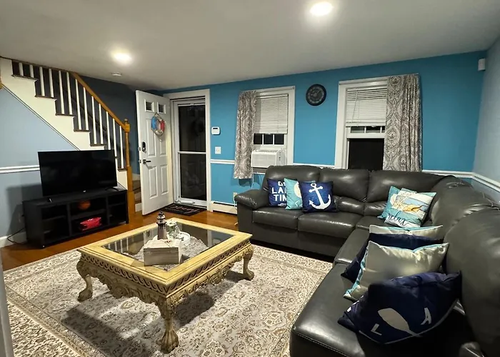 5 Bedroom Farmhouse In Sandwich Cape Cod