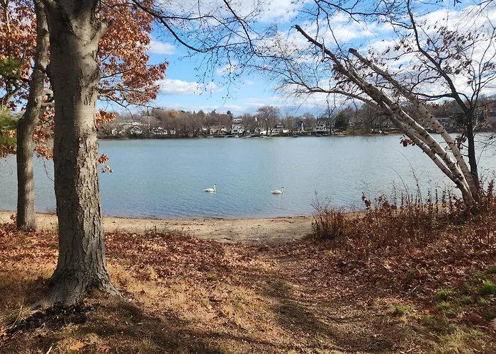 The Fairview - North Of Boston Furnished Home