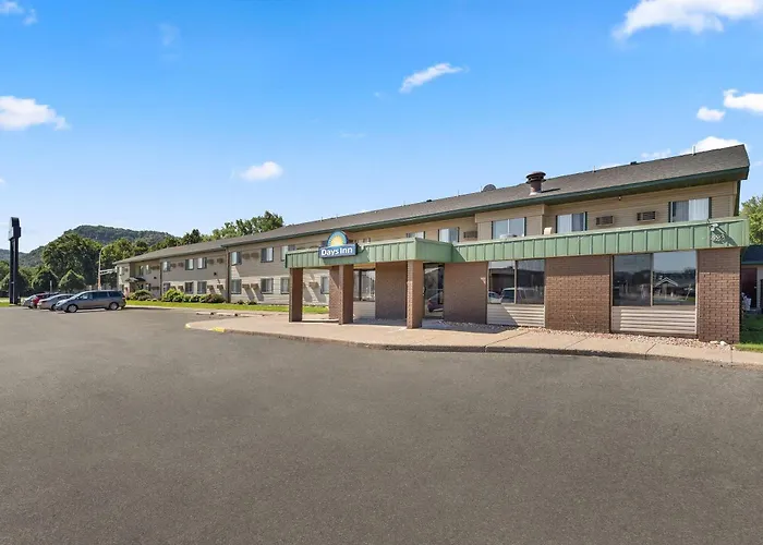 Days Inn By Wyndham Winona