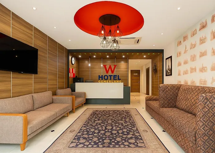 W Hotel Cemerlang