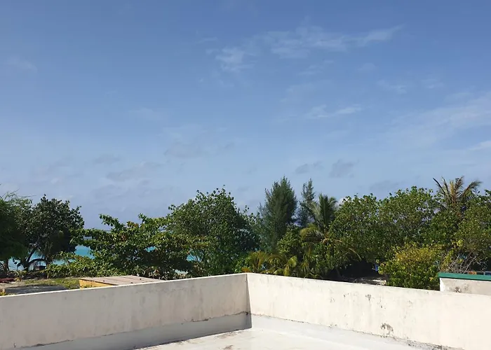 Dhiffushi Tourist Hotel