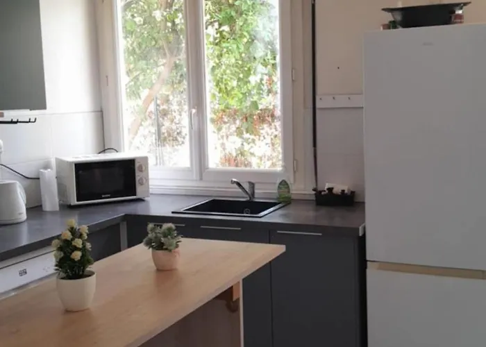 2 Chambres, 4 Personnes, Jardin, Proche Centre Ville