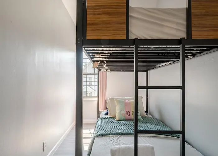 Modern 3 Bed House In Black Rock