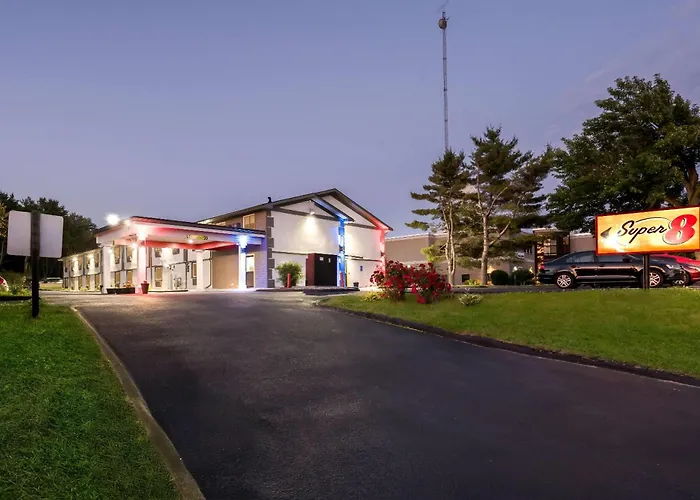 Super 8 By Wyndham Lewiston Auburn Area