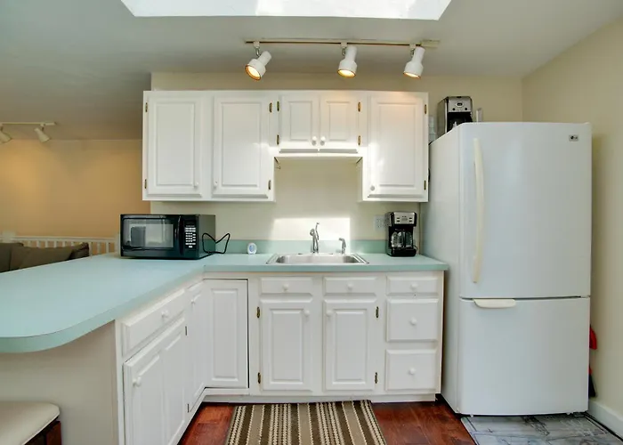 < 1 Mi To Beach: Family-Friendly Falmouth Home!