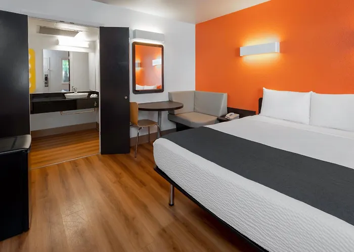 Studio 6 Suites Carpinteria, Ca Santa Barbara South