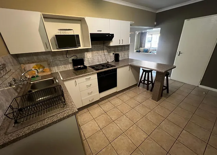 Protea Ridge Guest Cottages And Conference Centre