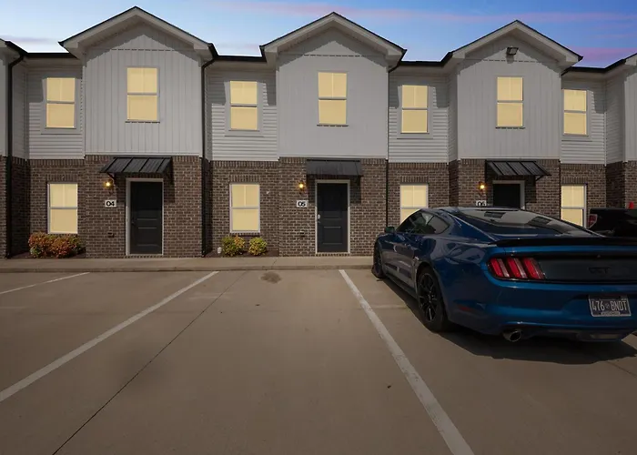 Arte Luxury Townhomes O5 I Comfy 2 Bed 25 Bath