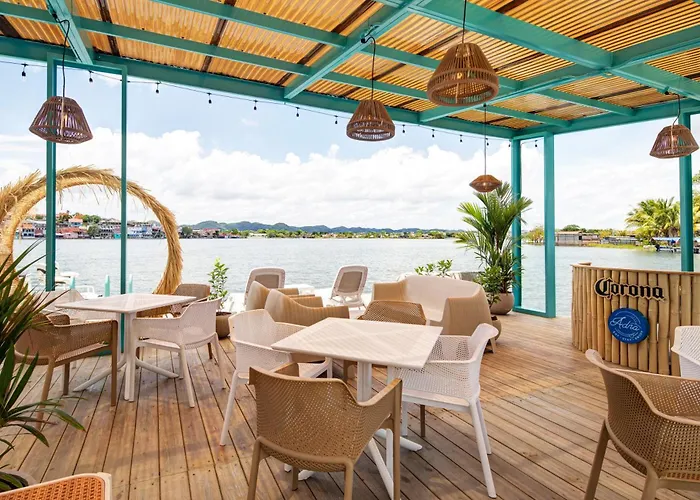 Adra Hostal Peten