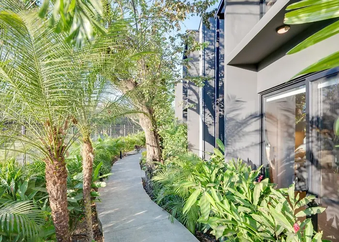 The Bungalows Flamingo - 10 Unit Boutique Hotel